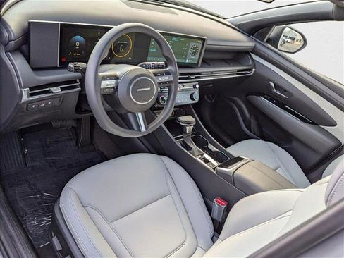 New 2025 Hyundai Santa Cruz SEL image 3