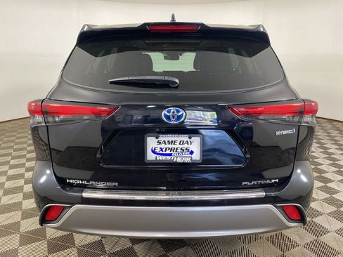 Used 2023 Toyota Highlander Platinum AWD/4WD image 6
