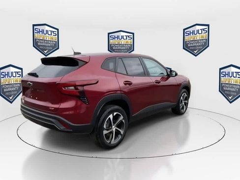 Used 2024 Chevrolet Trax RS image 8