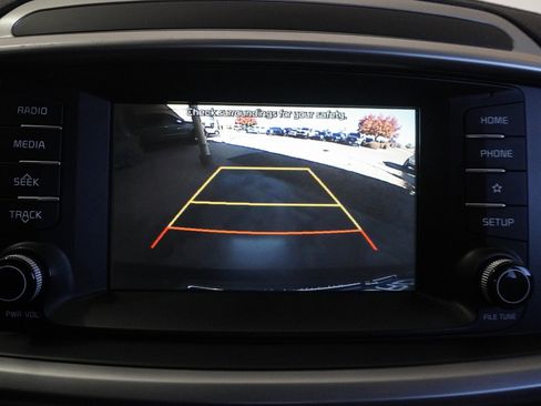 Used 2019 Kia Sorento LX image 31