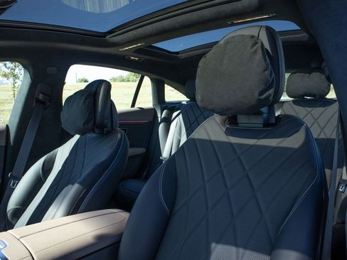 Used 2023 Mercedes-Benz EQS 580 580 image 29