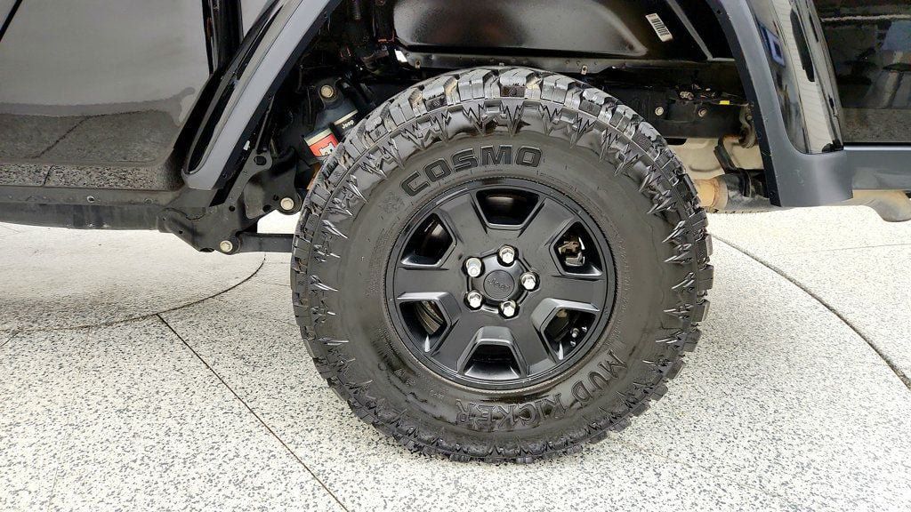 Used 2022 Jeep Gladiator Mojave w/ LED Lighting Group AWD/4WD image 9