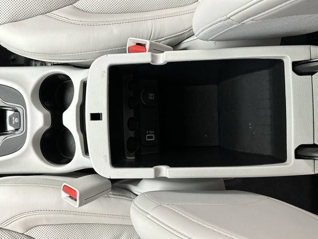 Used 2019 Jeep Cherokee Limited AWD/4WD image 20