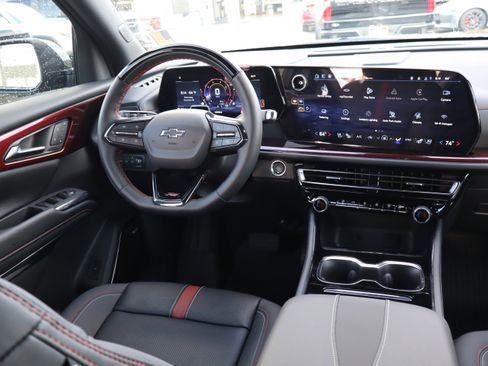 Used 2026 Chevrolet Traverse RS image 12