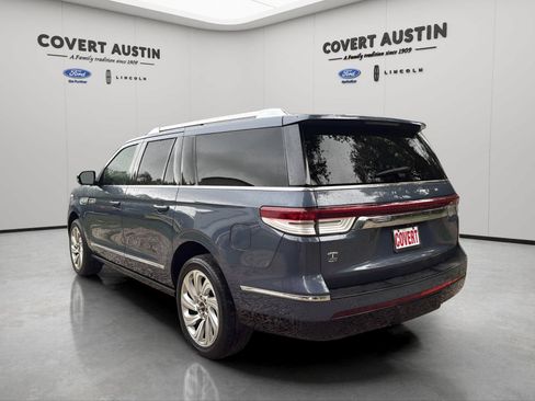 Used 2022 Lincoln Navigator L Reserve RWD image 3