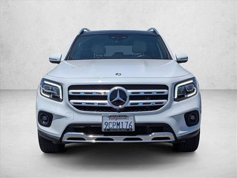 Certified 2022 Mercedes-Benz GLB 250 4MATIC image 2