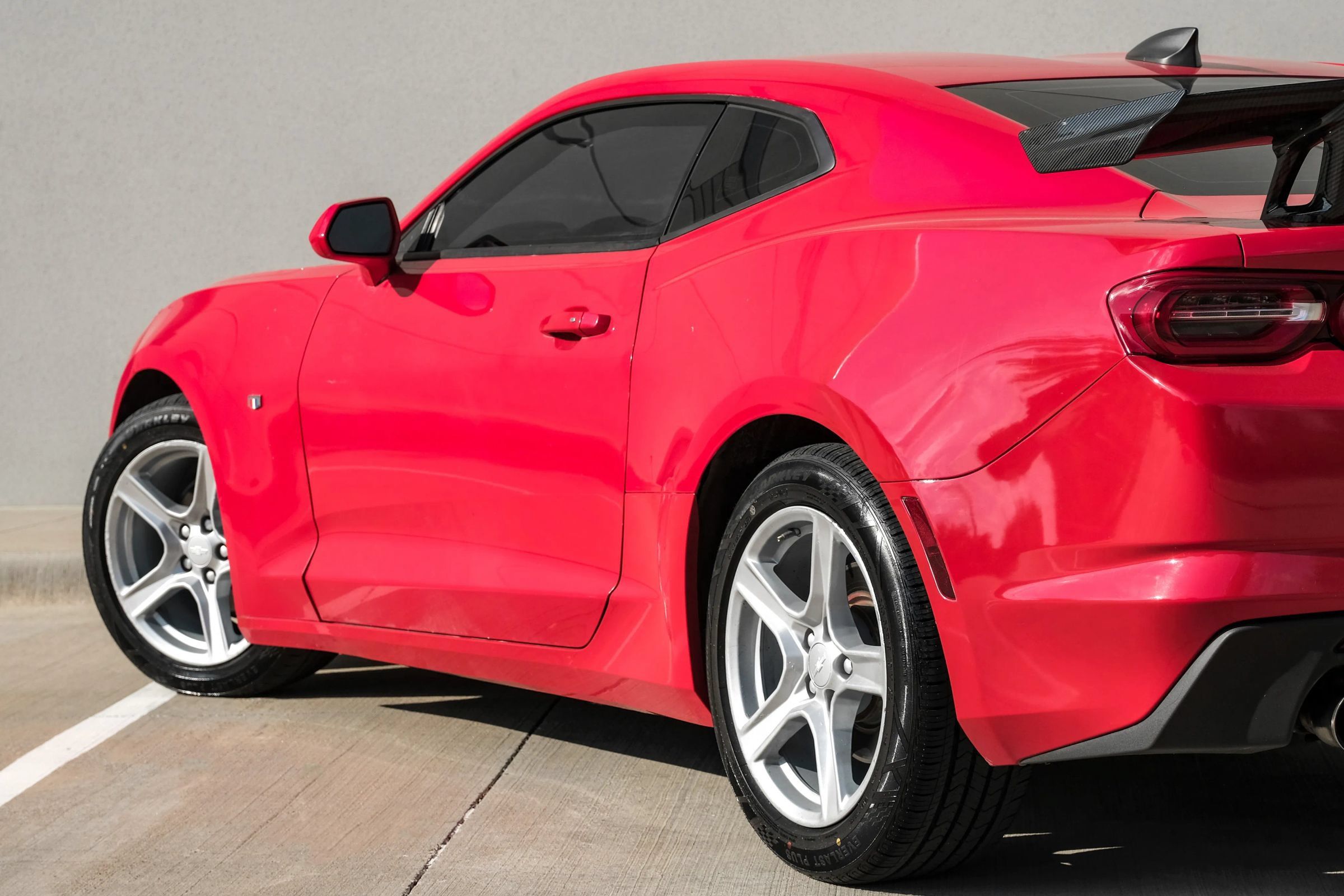 Used 2020 Chevrolet Camaro LT RWD image 8