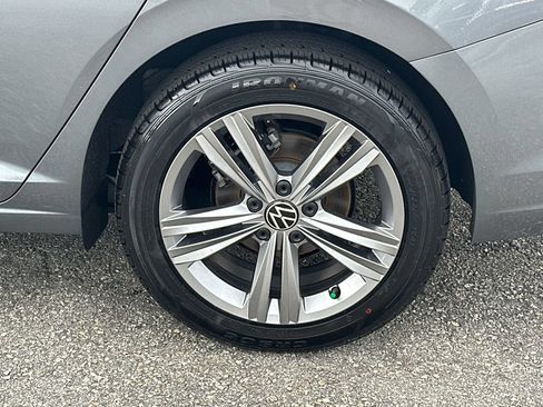 Used 2024 Volkswagen Jetta SE FWD image 19