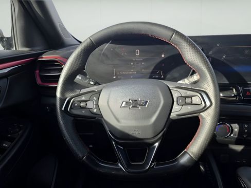 Used 2024 Chevrolet TrailBlazer RS w/ Driver Confidence Package image 25