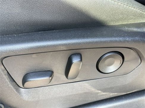 Used 2023 Chevrolet Tahoe Z71 w/ Luxury Package image 12