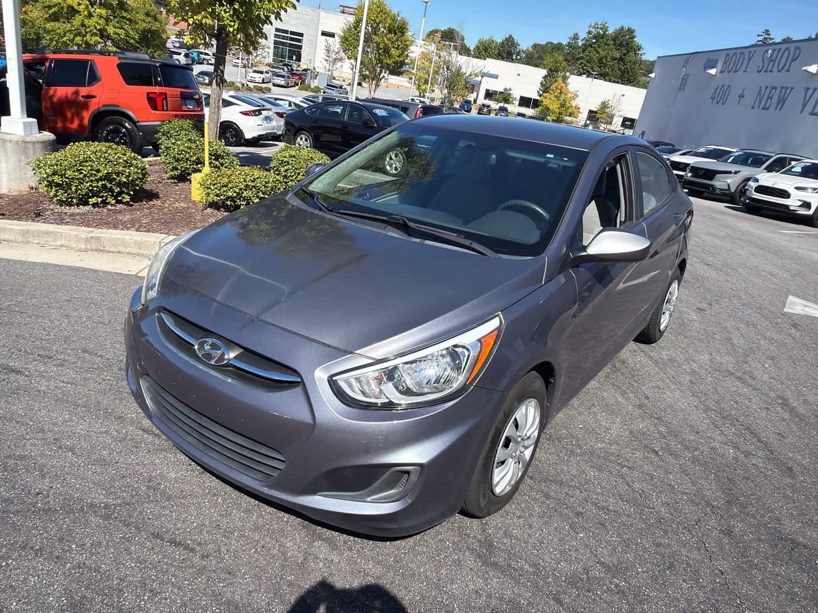 Used 2015 Hyundai Accent GLS FWD image 3