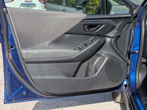 Used 2024 Subaru Crosstrek 2.0i Premium image 2