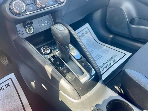 Used 2023 Nissan Versa SV image 14