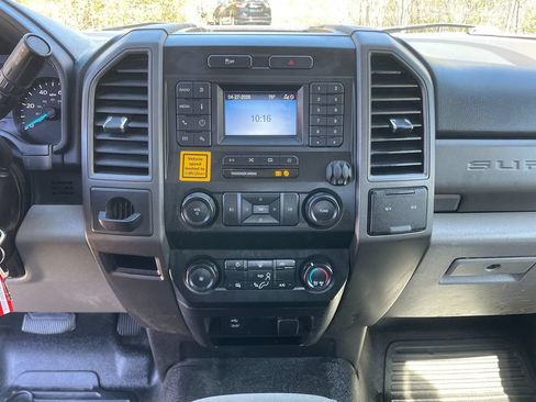 Used 2020 Ford F250 XL w/ Power Equipment Group RWD image 20
