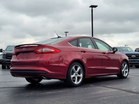 Used 2015 Ford Fusion SE w/ Equipment Group 201A FWD image 4