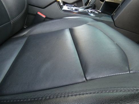 Used 2017 Ford Explorer XLT w/ Equipment Group 202A image 28