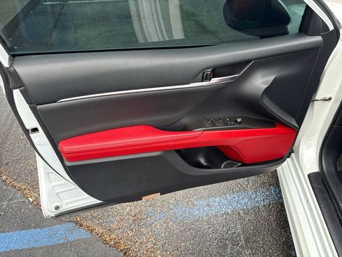 Used 2021 Toyota Camry XSE image 8