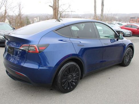 Used 2024 Tesla Model Y Long Range image 8