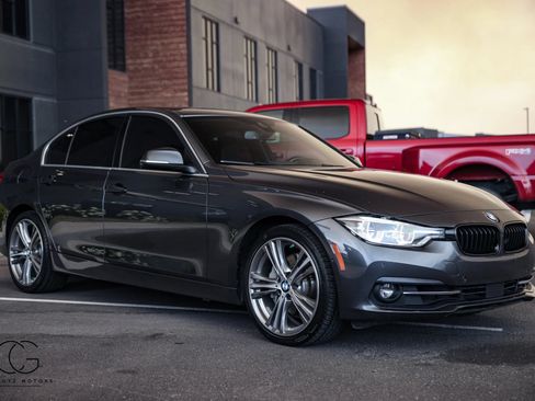 Used 2017 BMW 340i xDrive Sedan AWD/4WD image 17