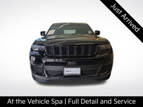 Used 2023 Jeep Grand Cherokee L Laredo RWD image 12