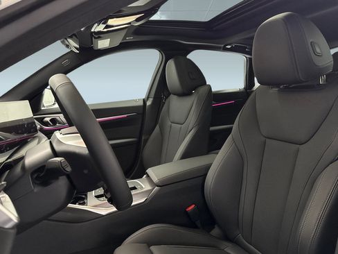 Used 2025 BMW i4 eDrive40 w/ Parking Assistance Package image 21