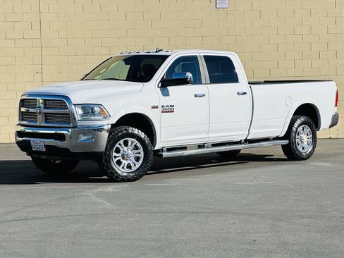 Used 2018 RAM 3500 Laramie w/ Convenience Group AWD/4WD image 3