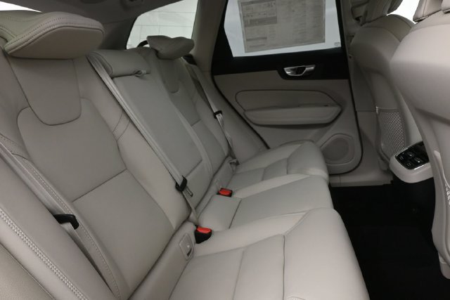 New 2026 Volvo XC60 B5 Ultra w/ Climate Package AWD/4WD image 34
