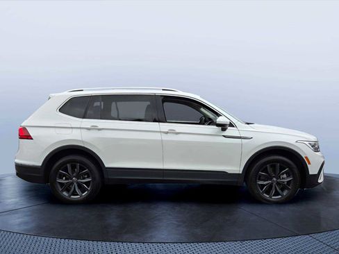 Used 2023 Volkswagen Tiguan SE FWD image 6