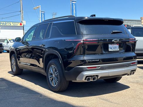 Used 2026 Chevrolet Traverse LT w/ Driver Confidence Package FWD image 10