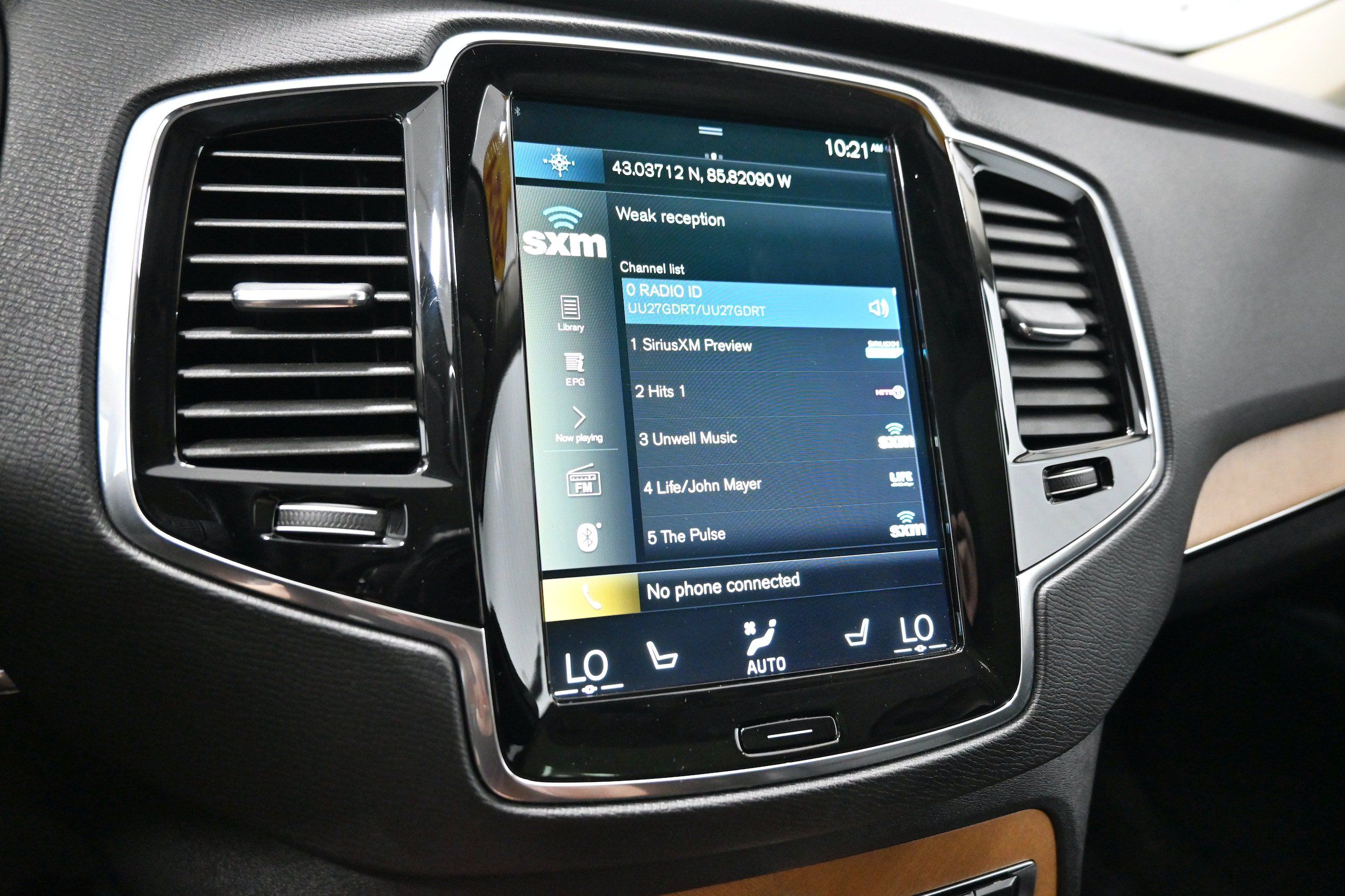 Used 2021 Volvo XC90 T6 Momentum w/ Protection Package Premier AWD/4WD image 11