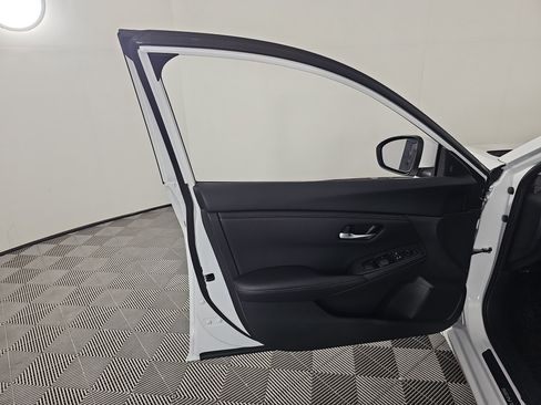Used 2025 Nissan Sentra SV w/ All-Weather Package FWD image 14