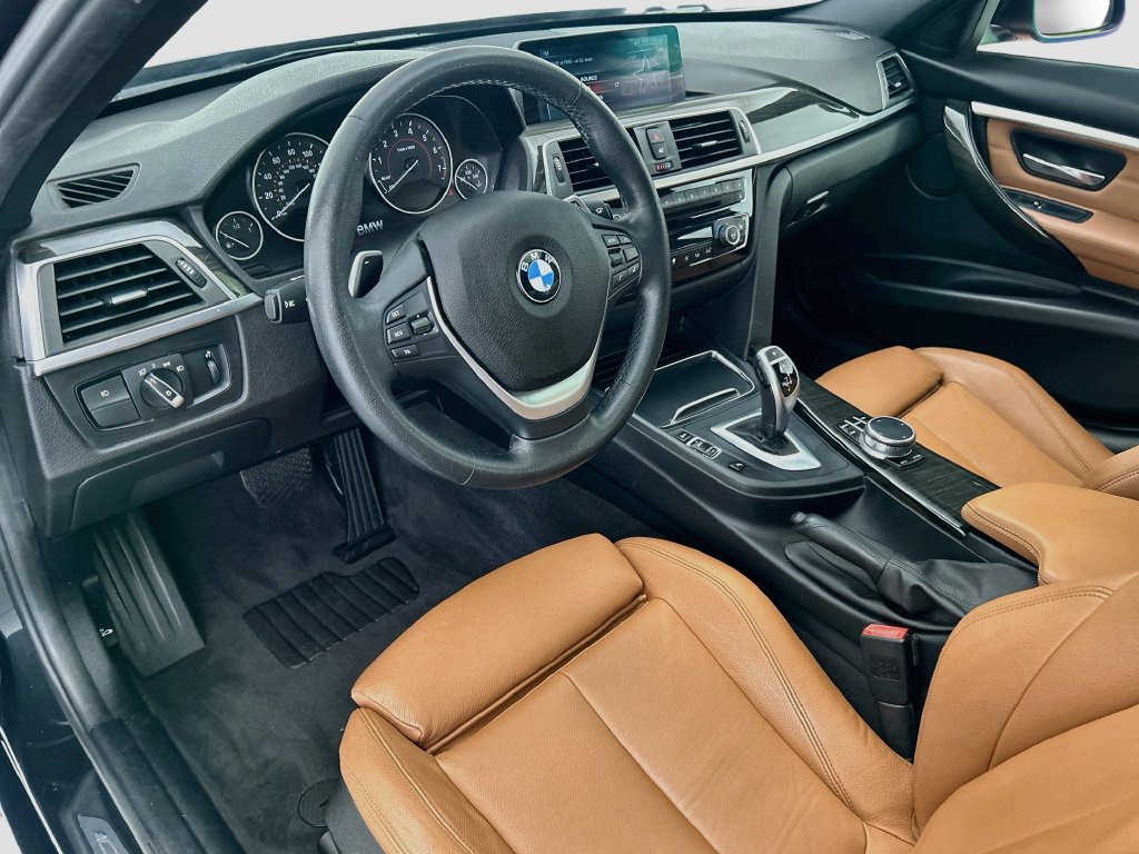 Used 2017 BMW 330i xDrive Sedan AWD/4WD image 9
