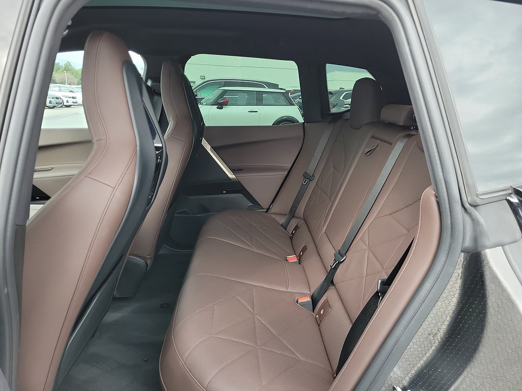 Used 2024 BMW iX xDrive50 w/ Sport Package AWD/4WD image 15