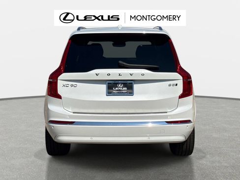 Used 2023 Volvo XC90 B5 Plus w/ Protection Package Premier AWD/4WD image 4