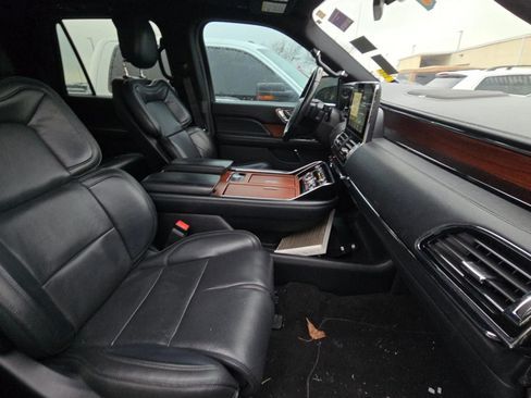 Used 2018 Lincoln Navigator Select w/ Technology Package image 8