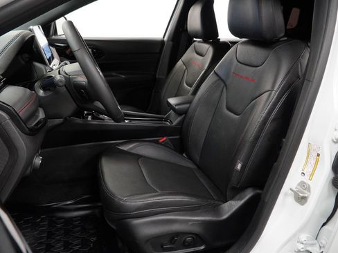 Used 2024 Jeep Compass Trailhawk w/ Trailhawk Elite Group AWD/4WD image 16