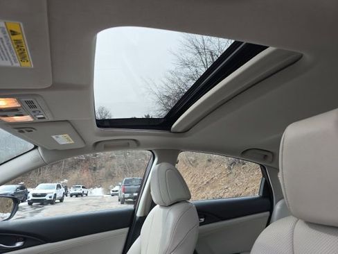 Used 2019 Honda Insight Touring image 18