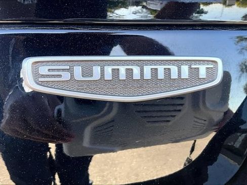 Used 2024 Jeep Grand Cherokee Summit AWD/4WD image 8