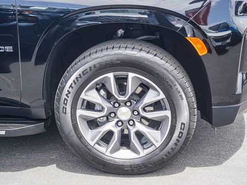 Used 2024 Chevrolet Tahoe LS RWD image 9