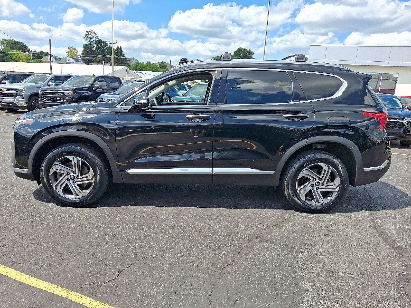 Used 2023 Hyundai Santa Fe SEL w/ Premium Package AWD/4WD image 2