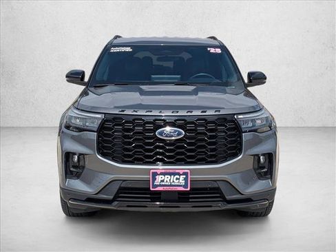 Used 2025 Ford Explorer ST-Line AWD/4WD image 2