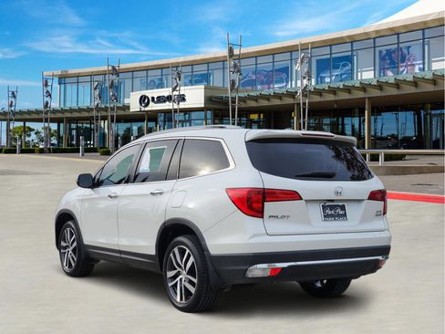 Used 2018 Honda Pilot Elite image 4