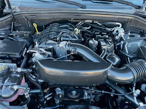 Used 2024 Dodge Durango GT image 30