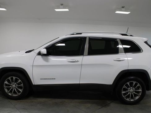 Used 2019 Jeep Cherokee Latitude Plus w/ Comfort/Convenience Group image 7