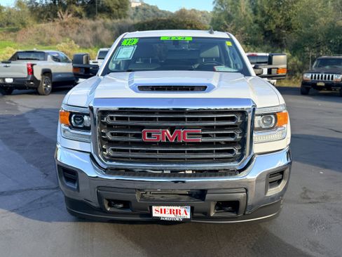 Used 2019 GMC Sierra 2500 4x4 Crew Cab w/ Sierra Convenience Package image 3