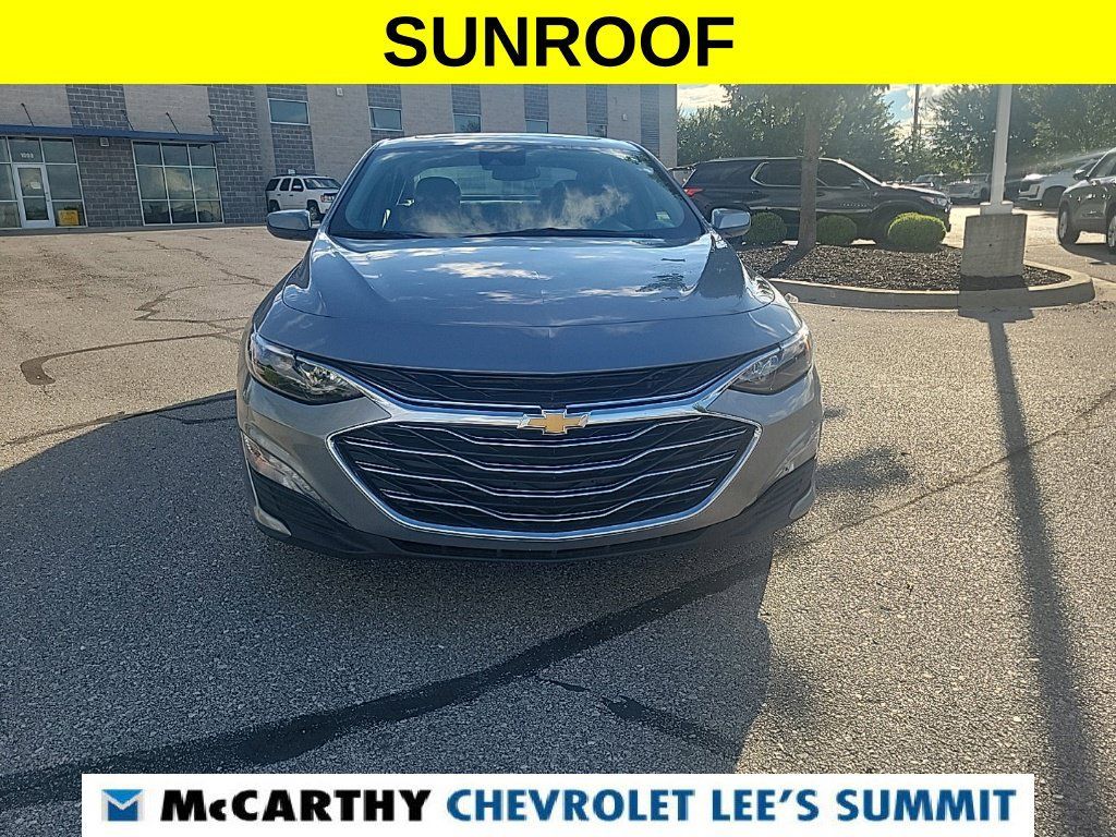 Used 2024 Chevrolet Malibu LT FWD image 3