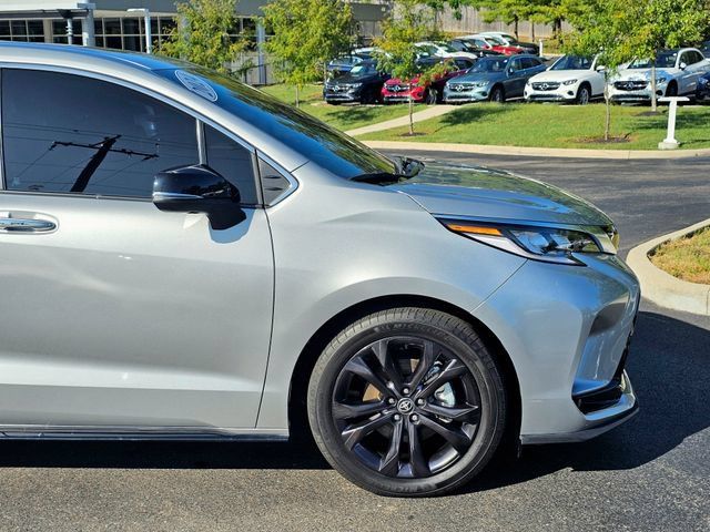 Used 2024 Toyota Sienna XSE w/ XSE Premium Package FWD image 6
