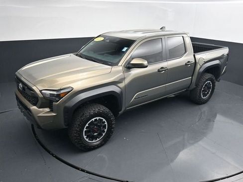 Used 2024 Toyota Tacoma TRD Off-Road AWD/4WD image 22