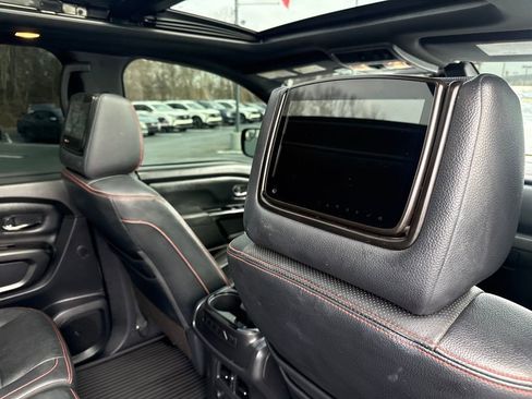 Used 2021 Nissan Titan PRO-4X w/ Pro-4x Convenience Package image 31