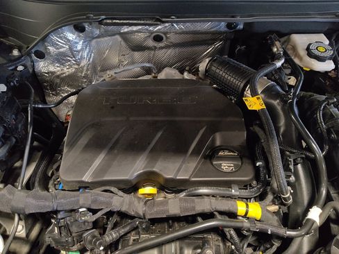 Used 2025 Chevrolet Trax LS FWD image 30
